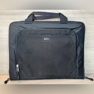 REI Tech Wrap Computer Sleeve Laptop Bag Messenger Tote All Black 15x12x1